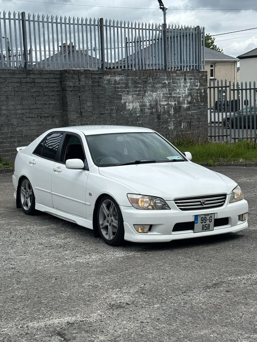 Toyota Altezza - Image 2