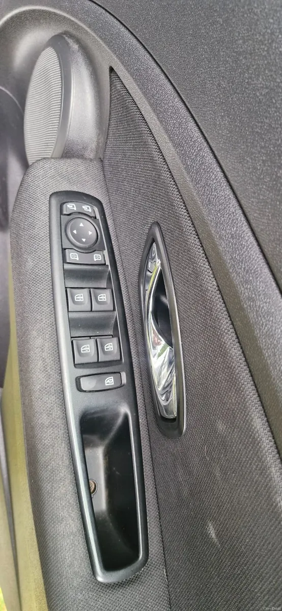 Renault Fluence 2015 - Image 2