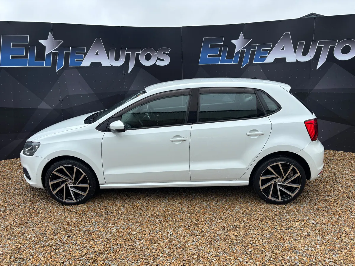 Volkswagen Polo TSI 1.2 Automatic 2015 - Image 3