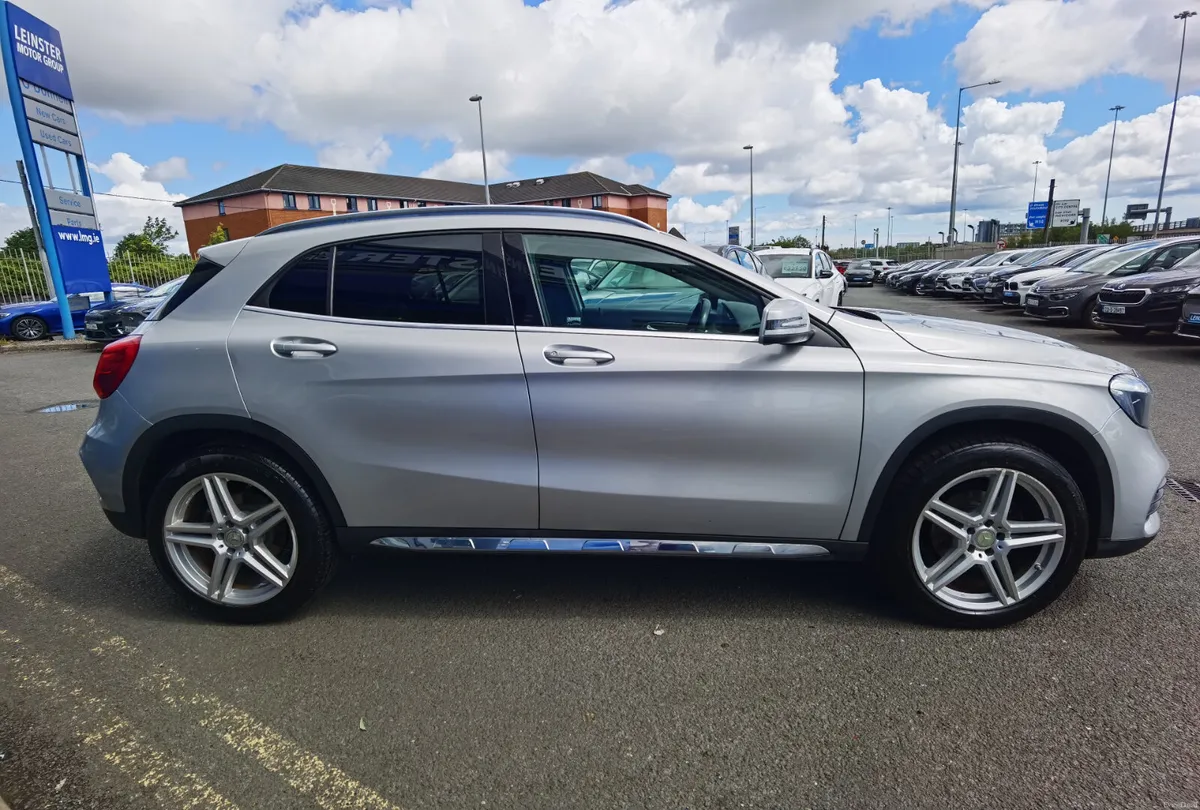 MERCEDES-BENZ GLA CLASS GLA200 D AMG LINE AUTO - Image 4