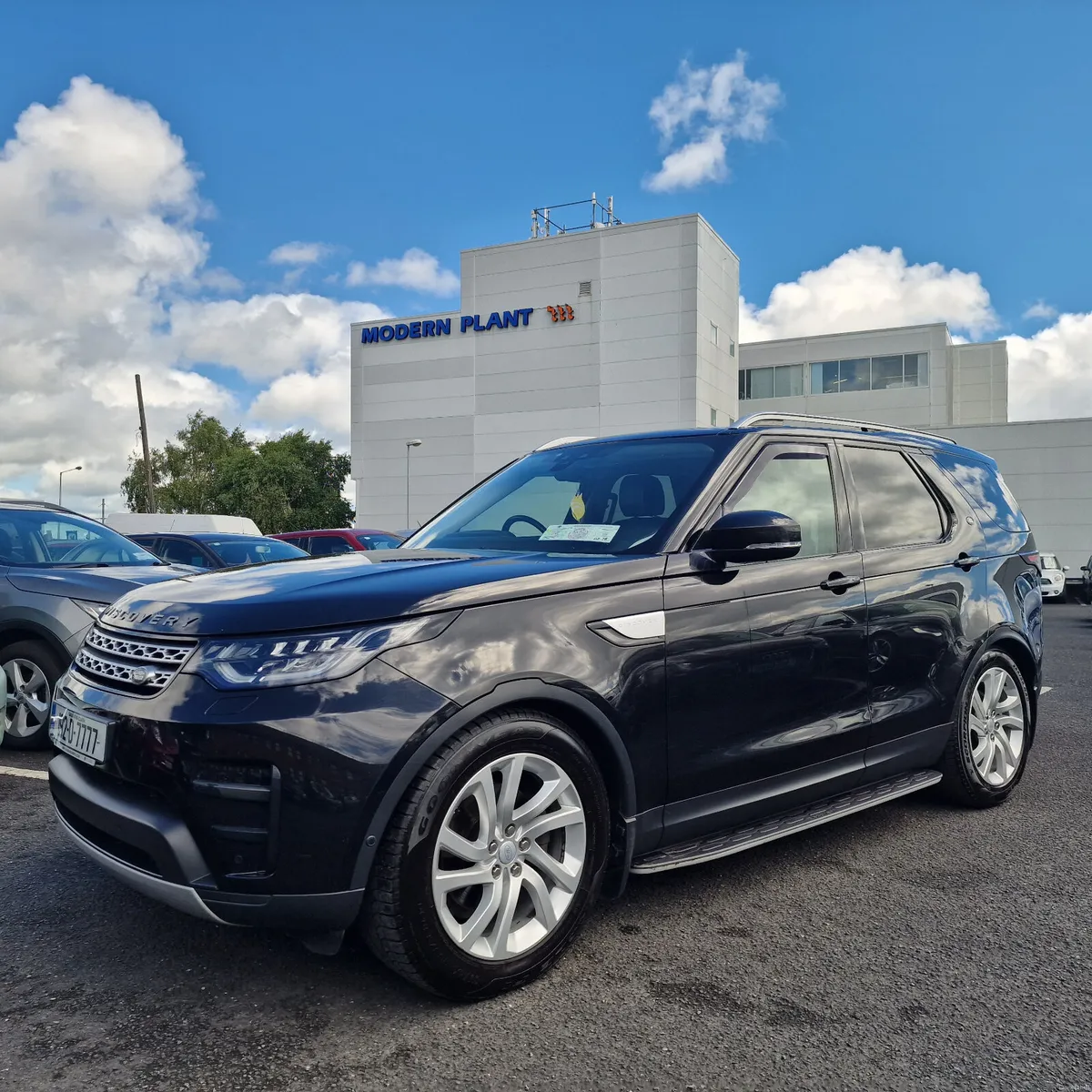 Land Rover Discovery 2019 - Image 1