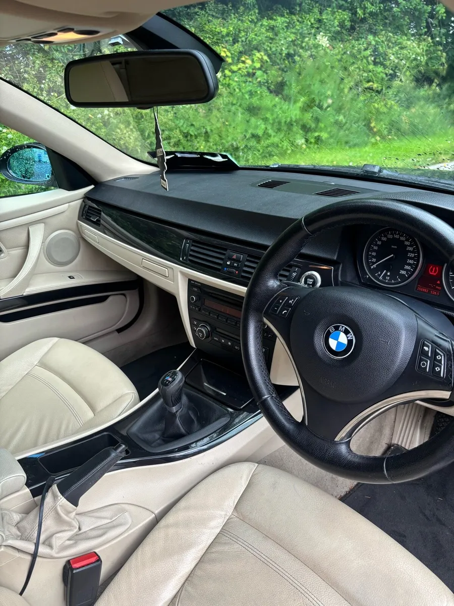 E92 325i BMW Manual - Image 4