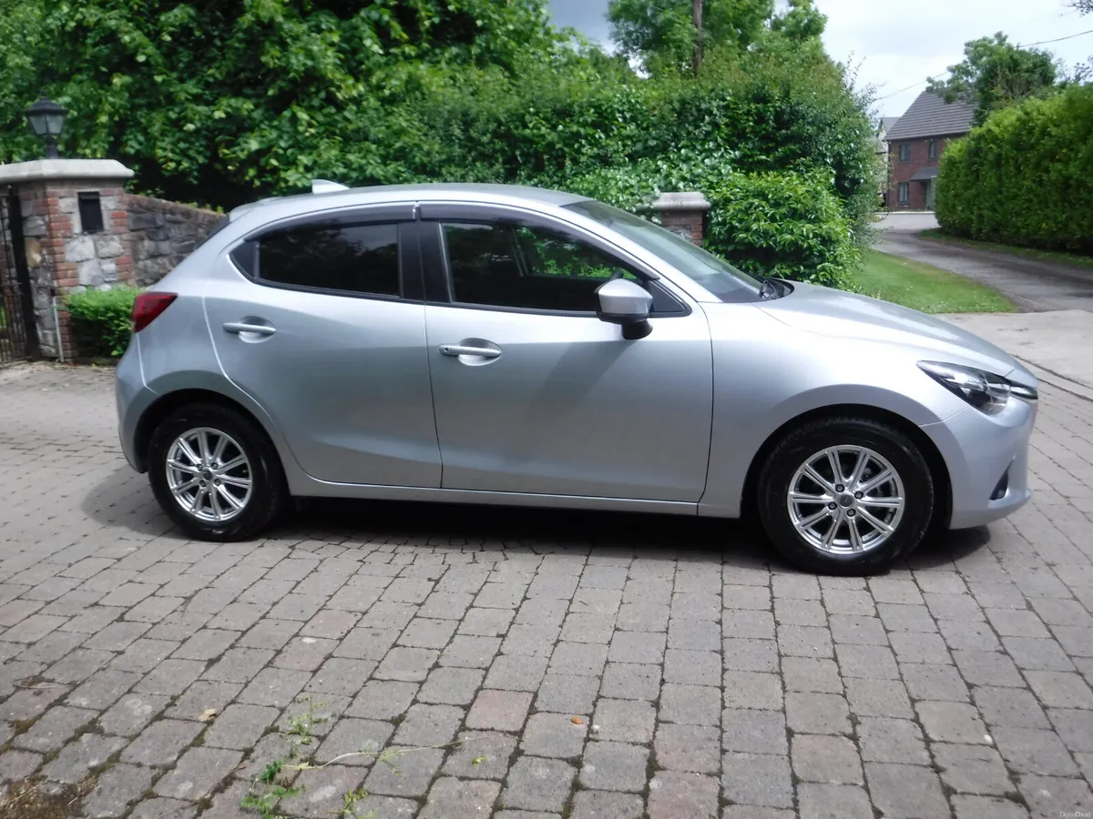 MAZDA DEMIO 1.3 AUTO ANDROID+CARPLAY - Image 2