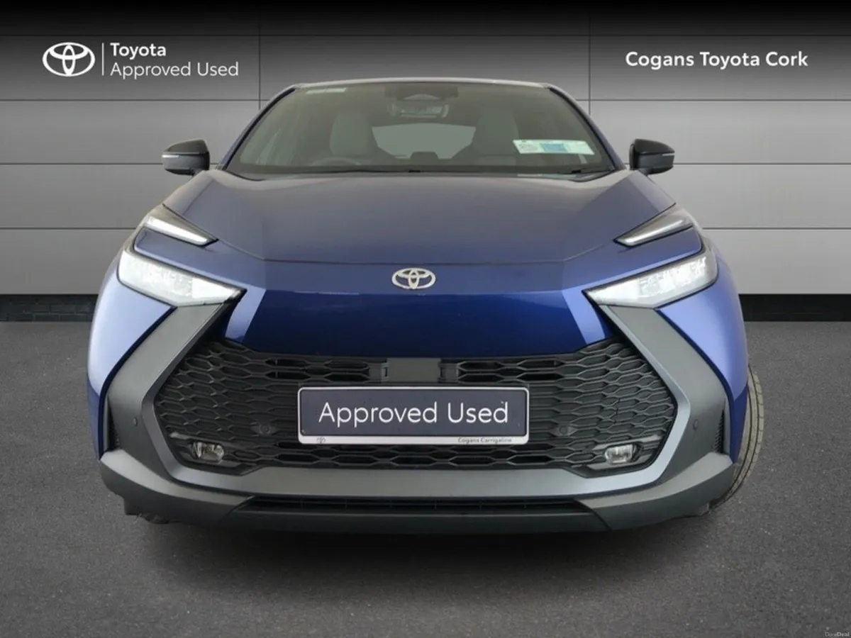 Toyota C-HR Sport**Plug in Hybrid** - Image 5