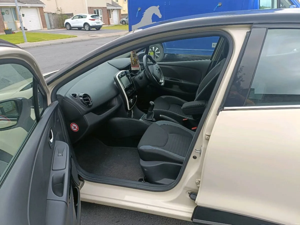 Renault Clio - Image 4