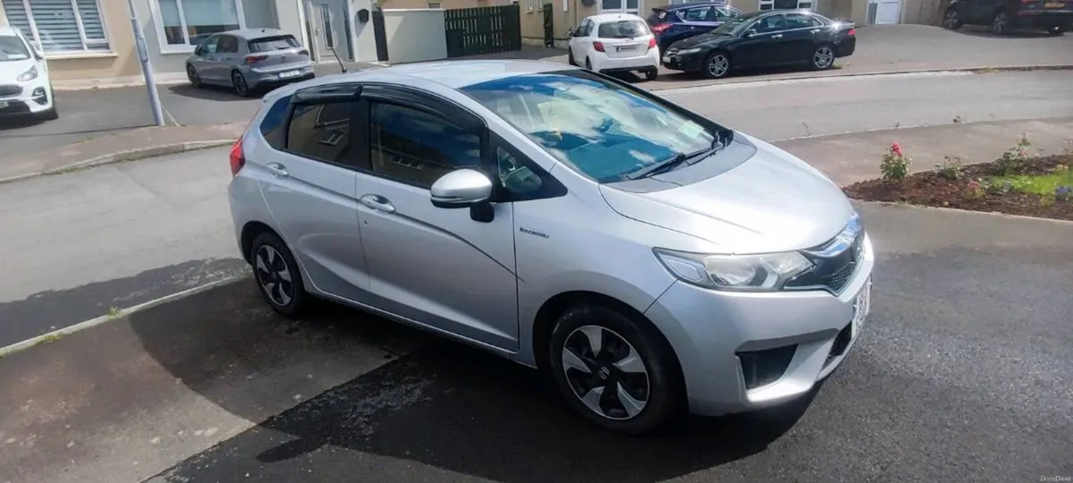 Honda Fit 2016 hybrid - Image 2