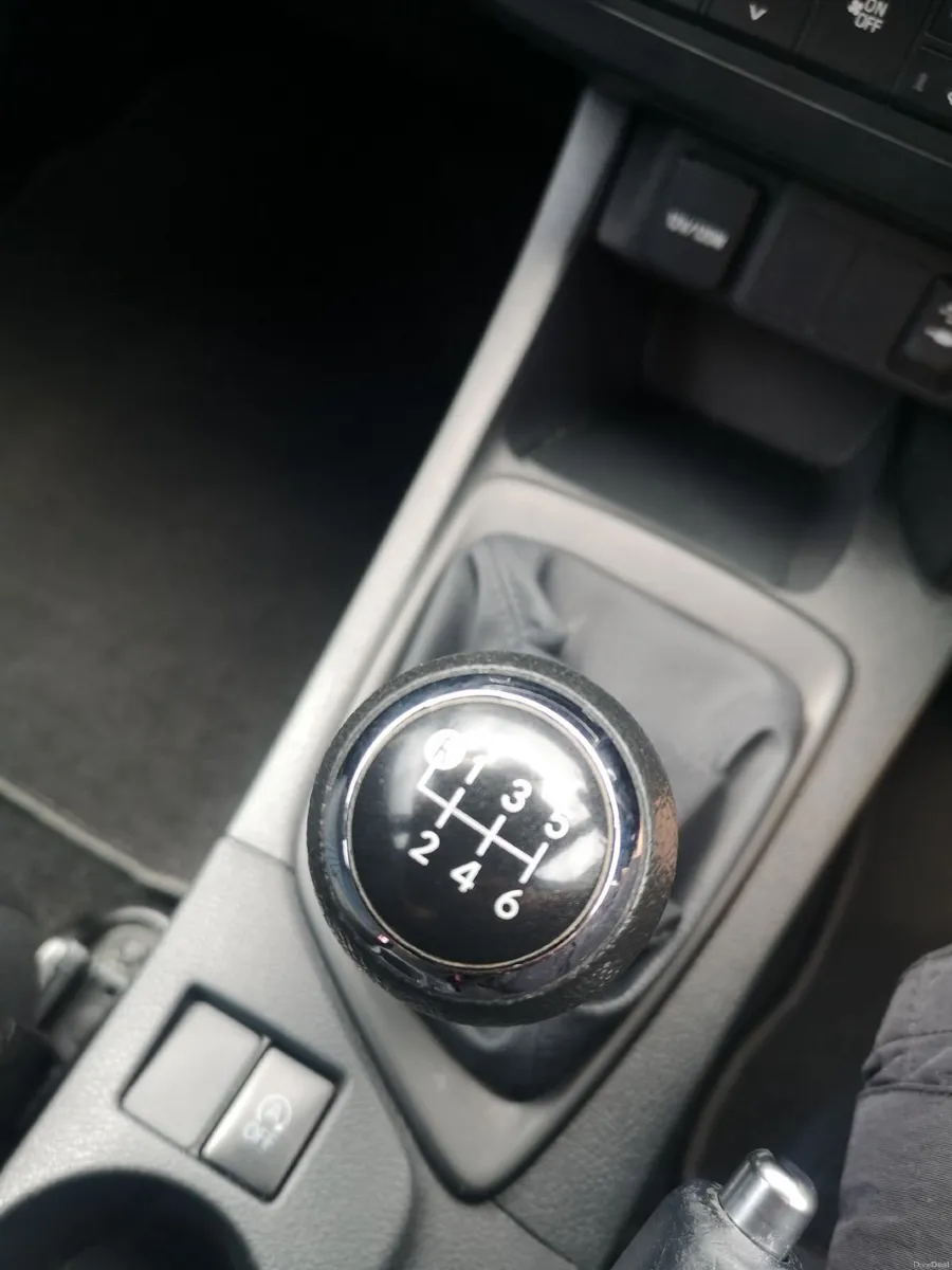 Toyota Auris 2014 - Image 4