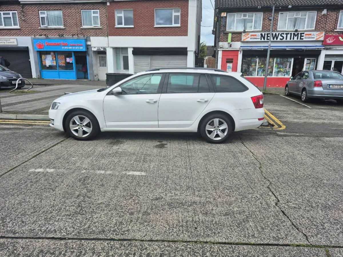 Skoda octavia 1.2 petrol estate - Image 4