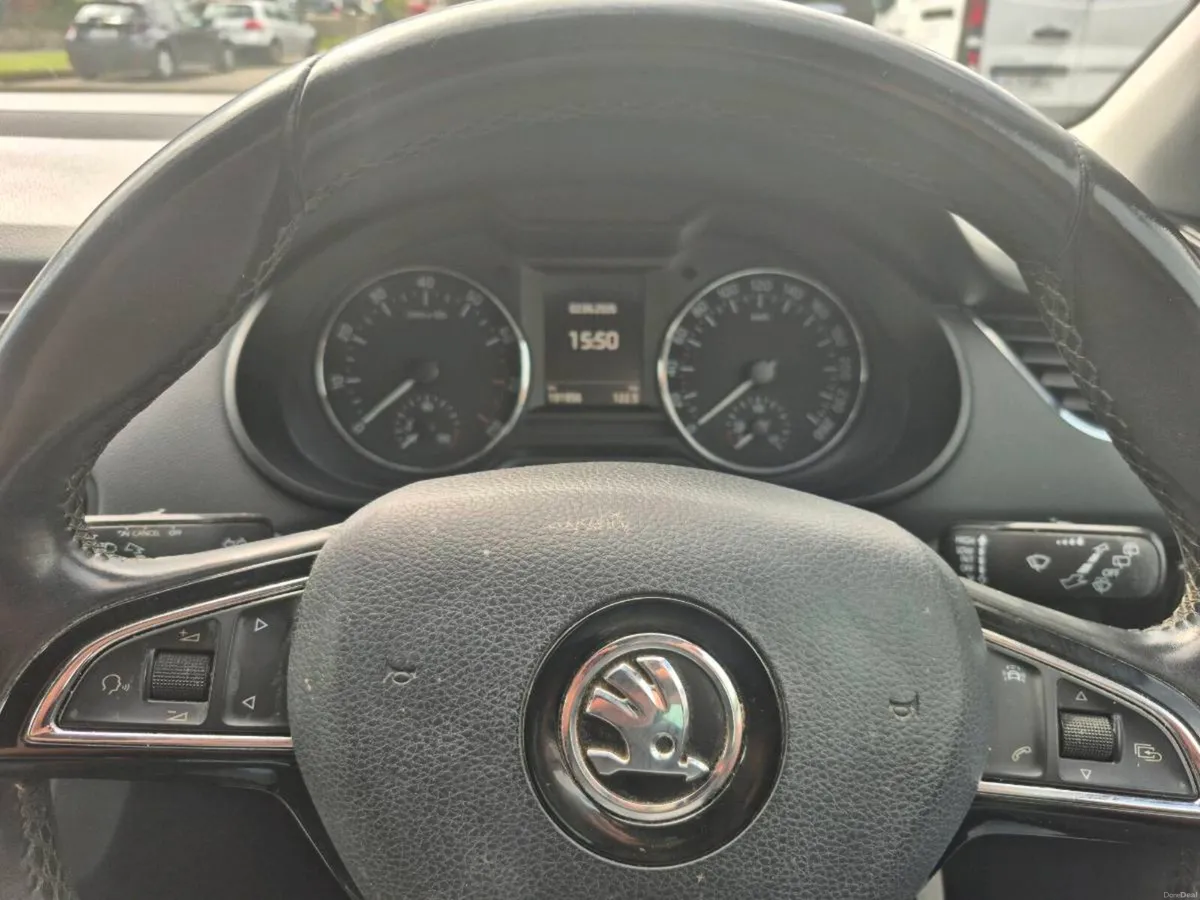 Skoda octavia 1.2 petrol estate - Image 6