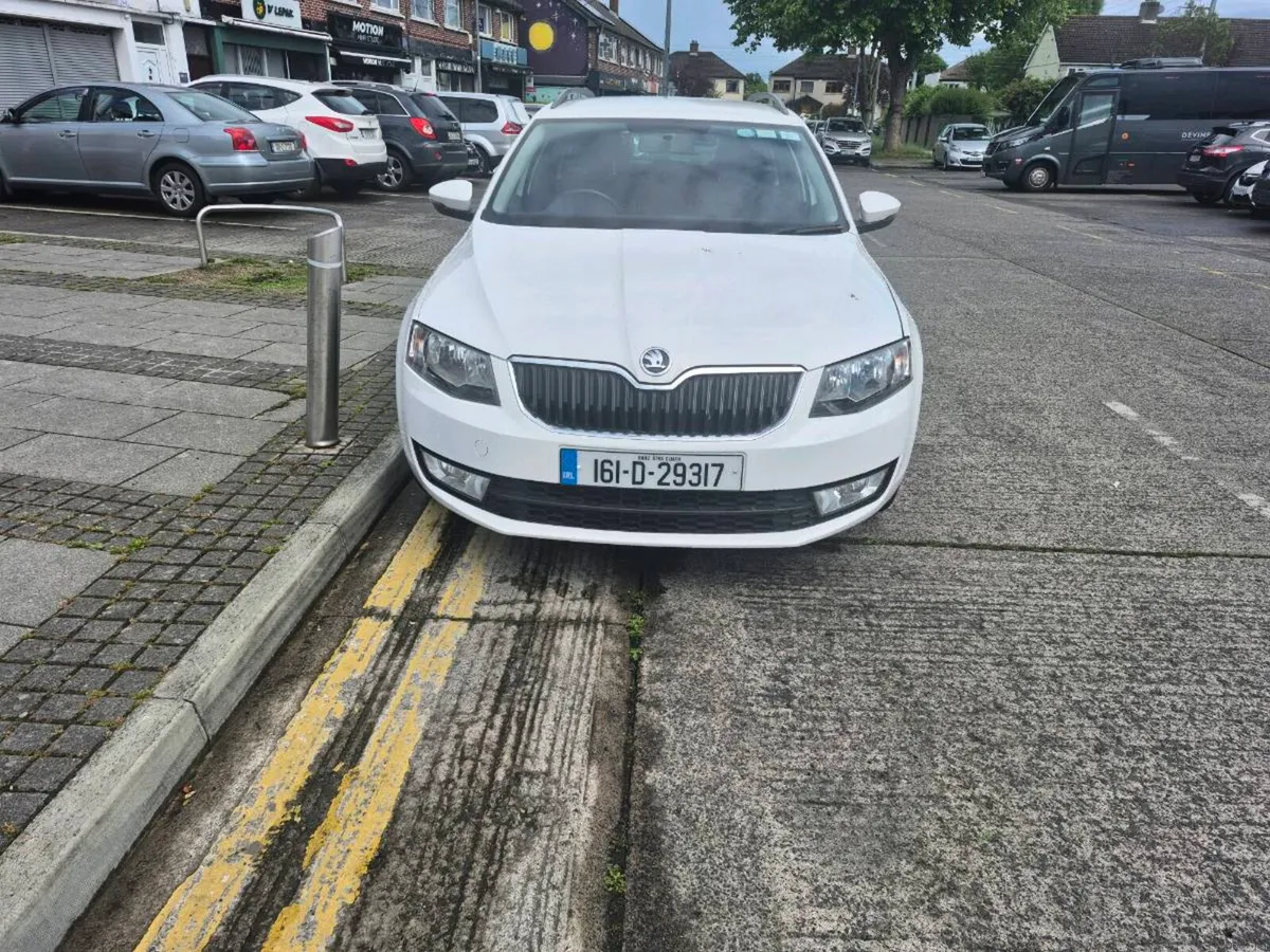 Skoda octavia 1.2 petrol estate - Image 1
