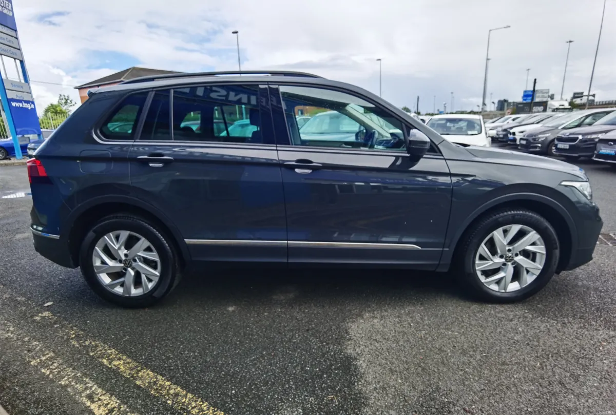 VOLKSWAGEN TIGUAN 1.4 TSI LIFE AUTOMATIC PHEV - Image 4