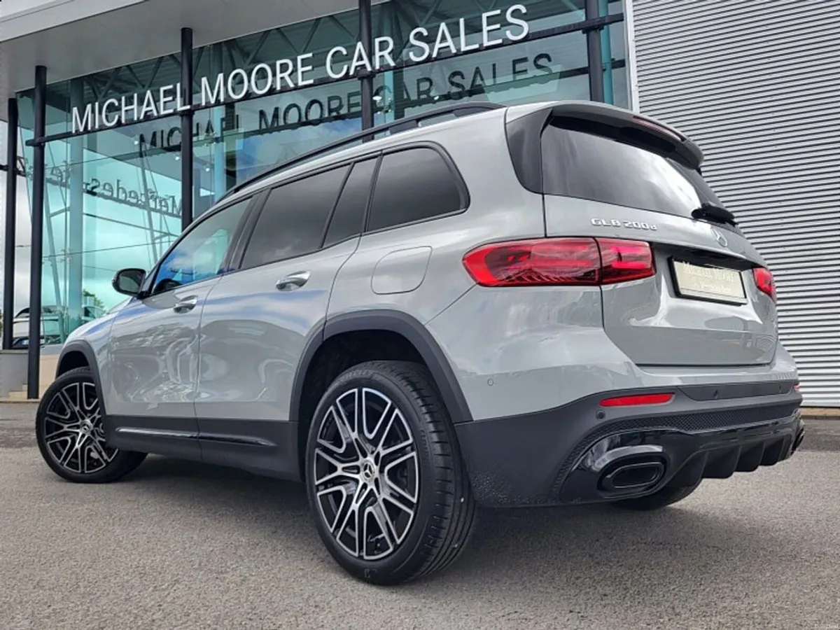 Mercedes-Benz GLB GLB200d AMG LinE PLUS AUTO *(7 S - Image 3