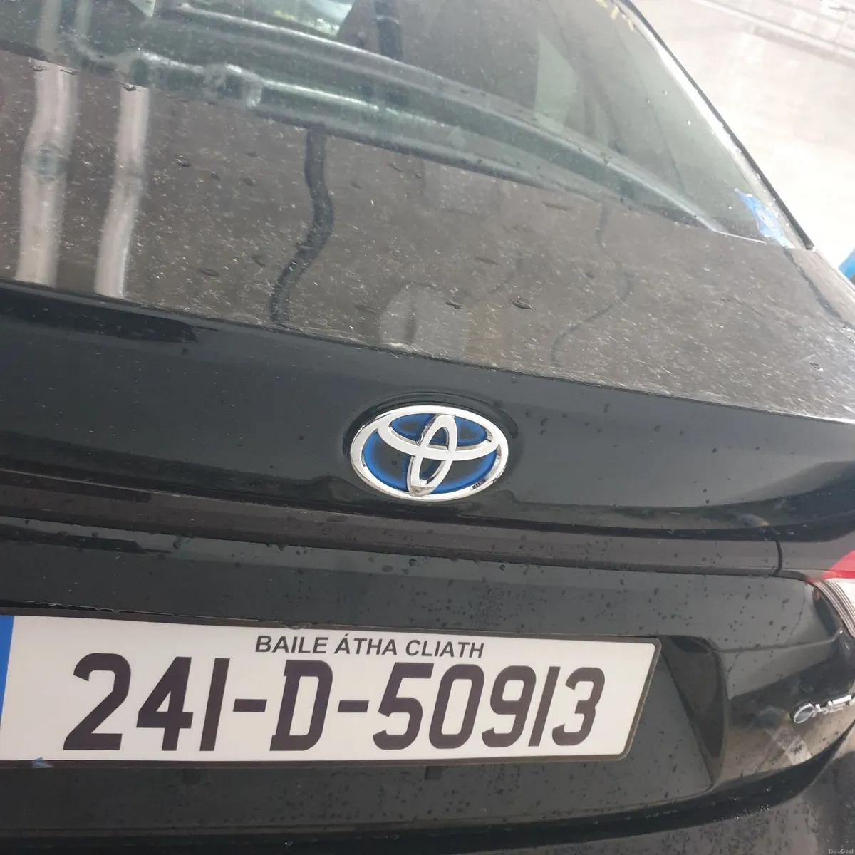 Toyota corolla  saloon hybrid - Image 2