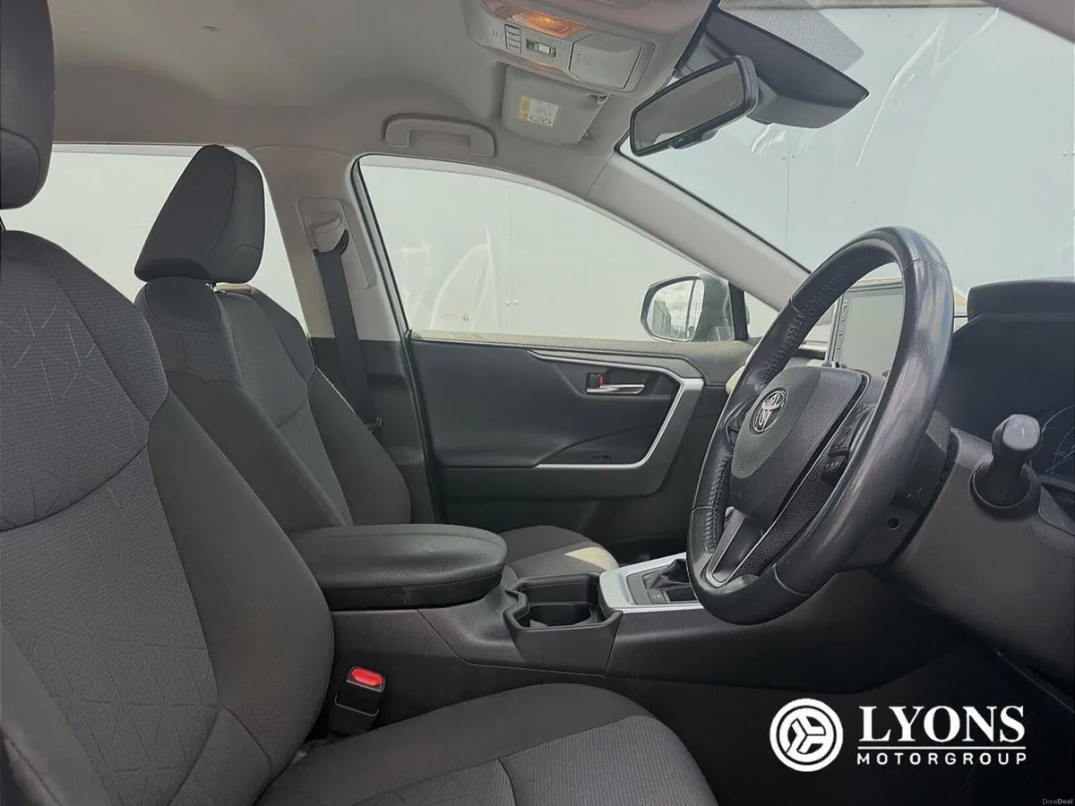 Toyota RAV4 2.5 Hybrid Luna 2WD - Image 3