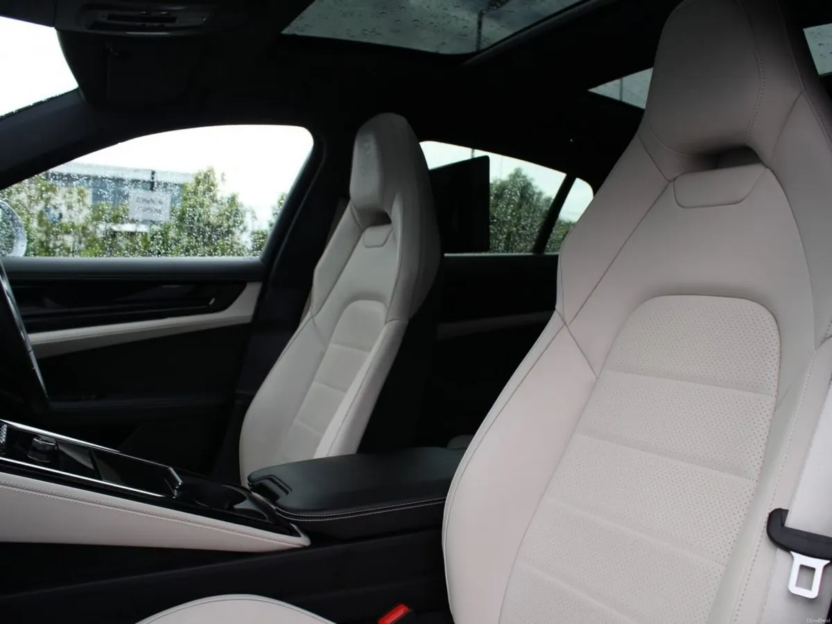 Porsche Panamera 4 E-Hybrid - Image 3