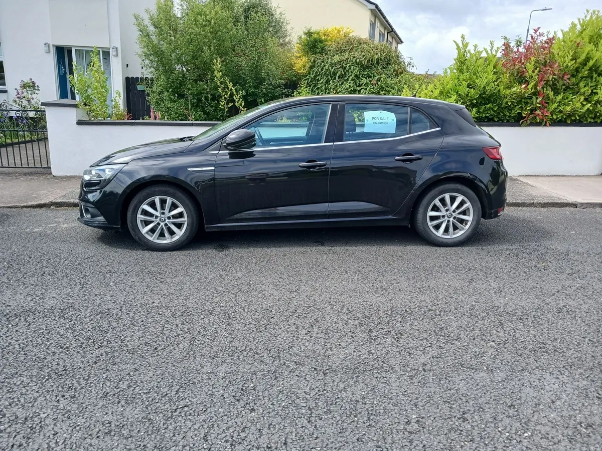 Renault Megane 2018 - Image 1