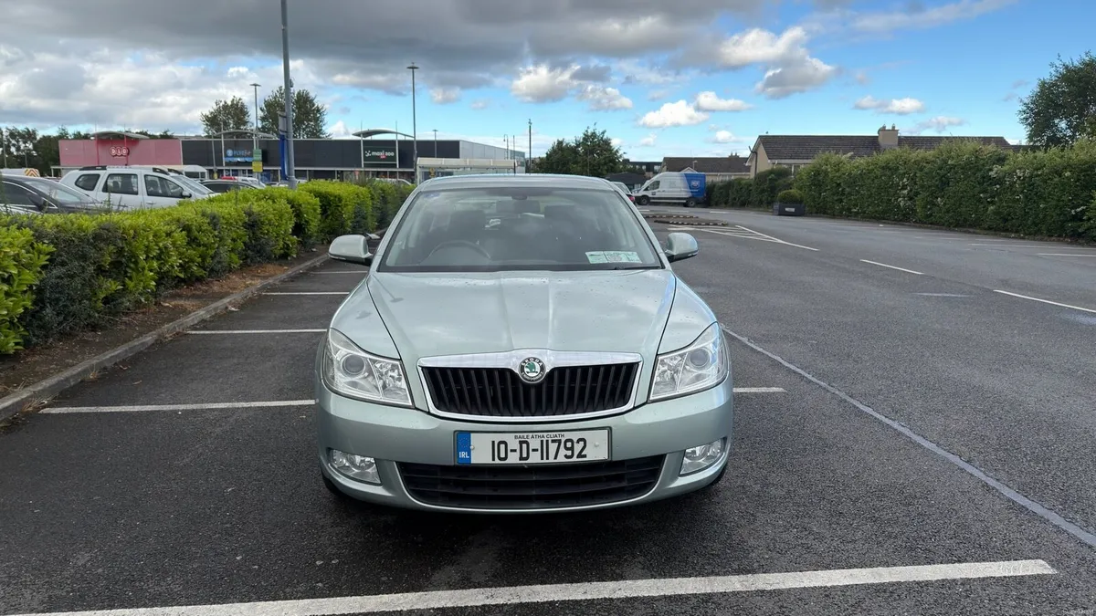 Manual 2010 Skoda Octavia 1.6TDI - Image 1