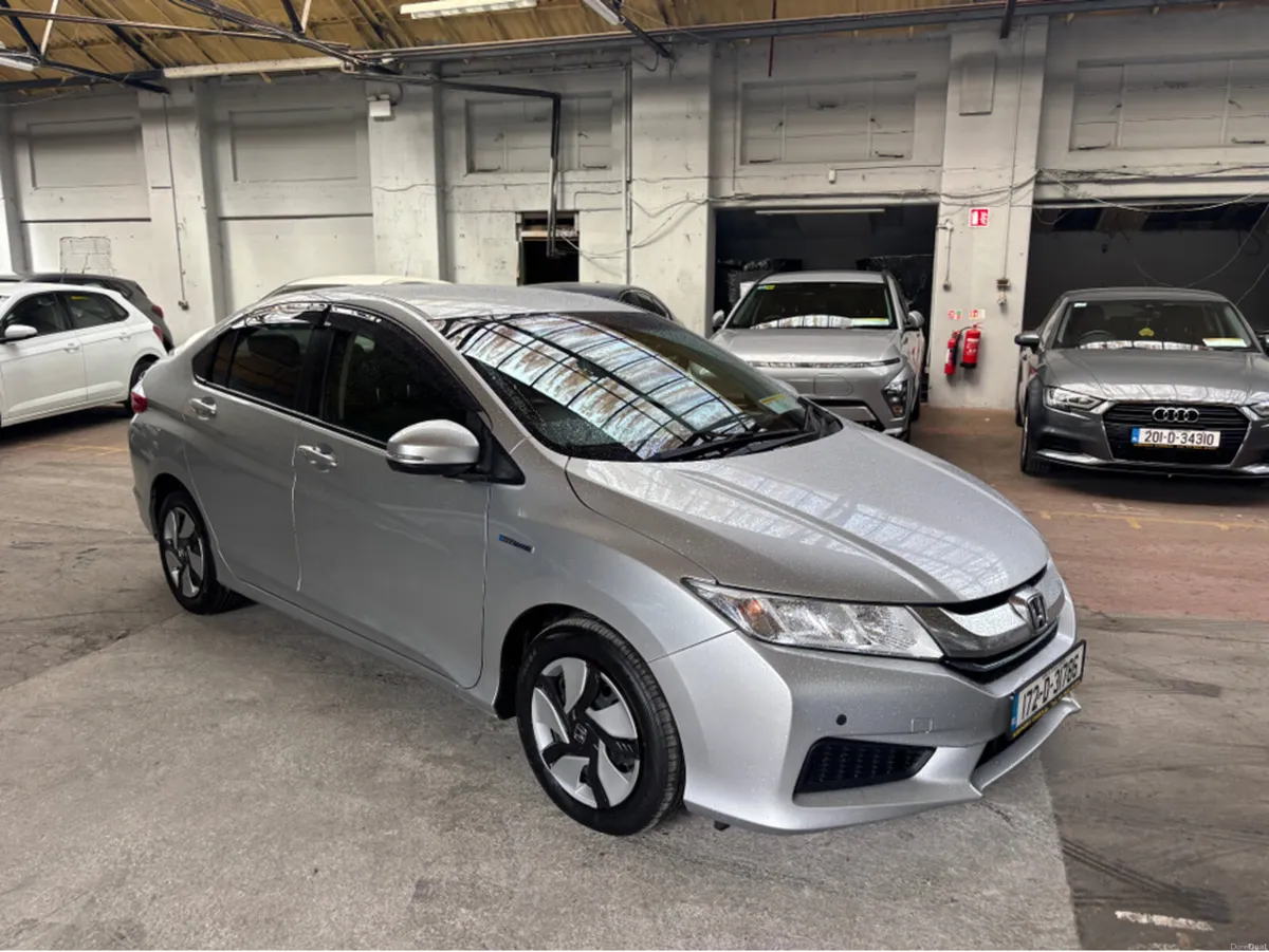 Honda Grace Self charging  Hybrid 4DR AUTO - Image 1