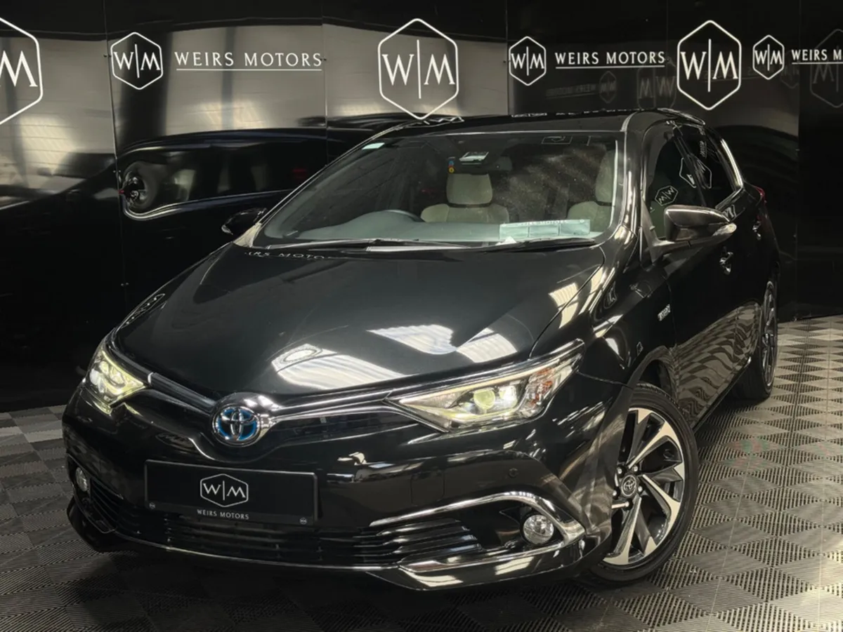 Toyota Auris G HYBRID 31,605KM LEATHER SEATS - Image 2
