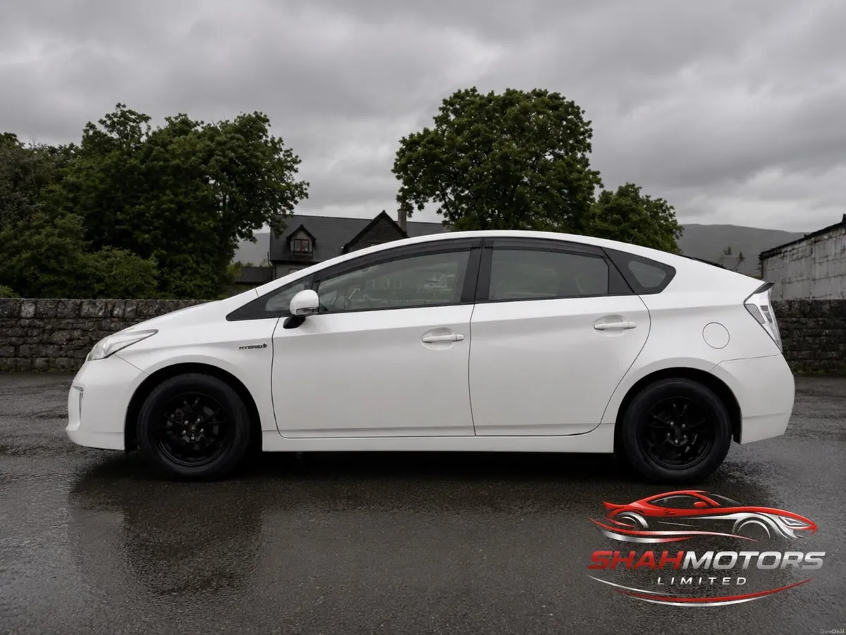 2014 Toyota Prius 1.8 Petrol Hybrid - Image 2