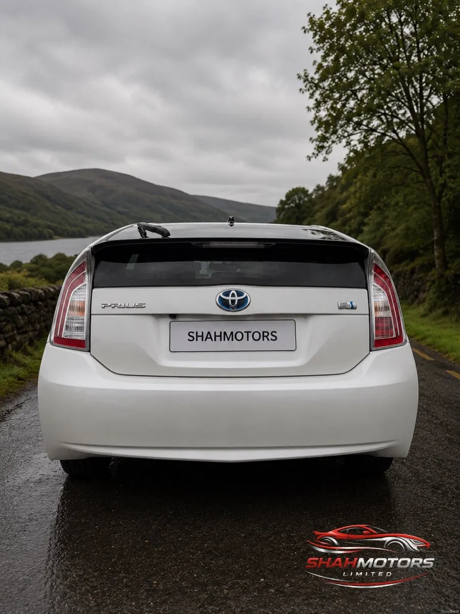2014 Toyota Prius 1.8 Petrol Hybrid - Image 3