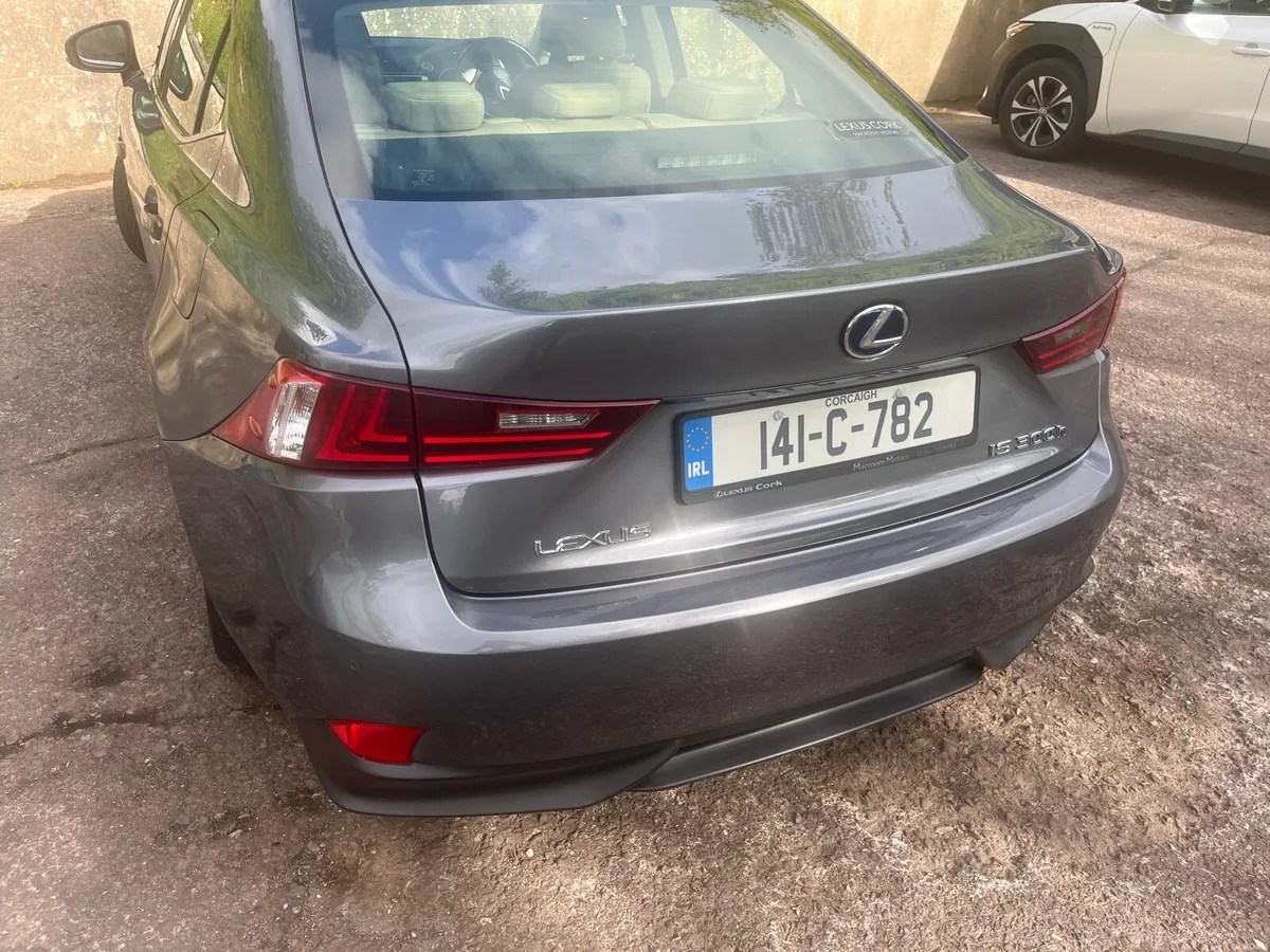 Car - Image 4