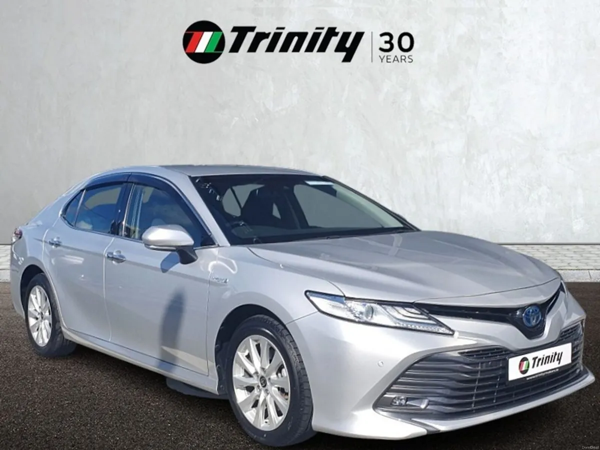 Toyota Camry ** HYBRID ** AUTO ** TRINITY MOTORS * - Image 1