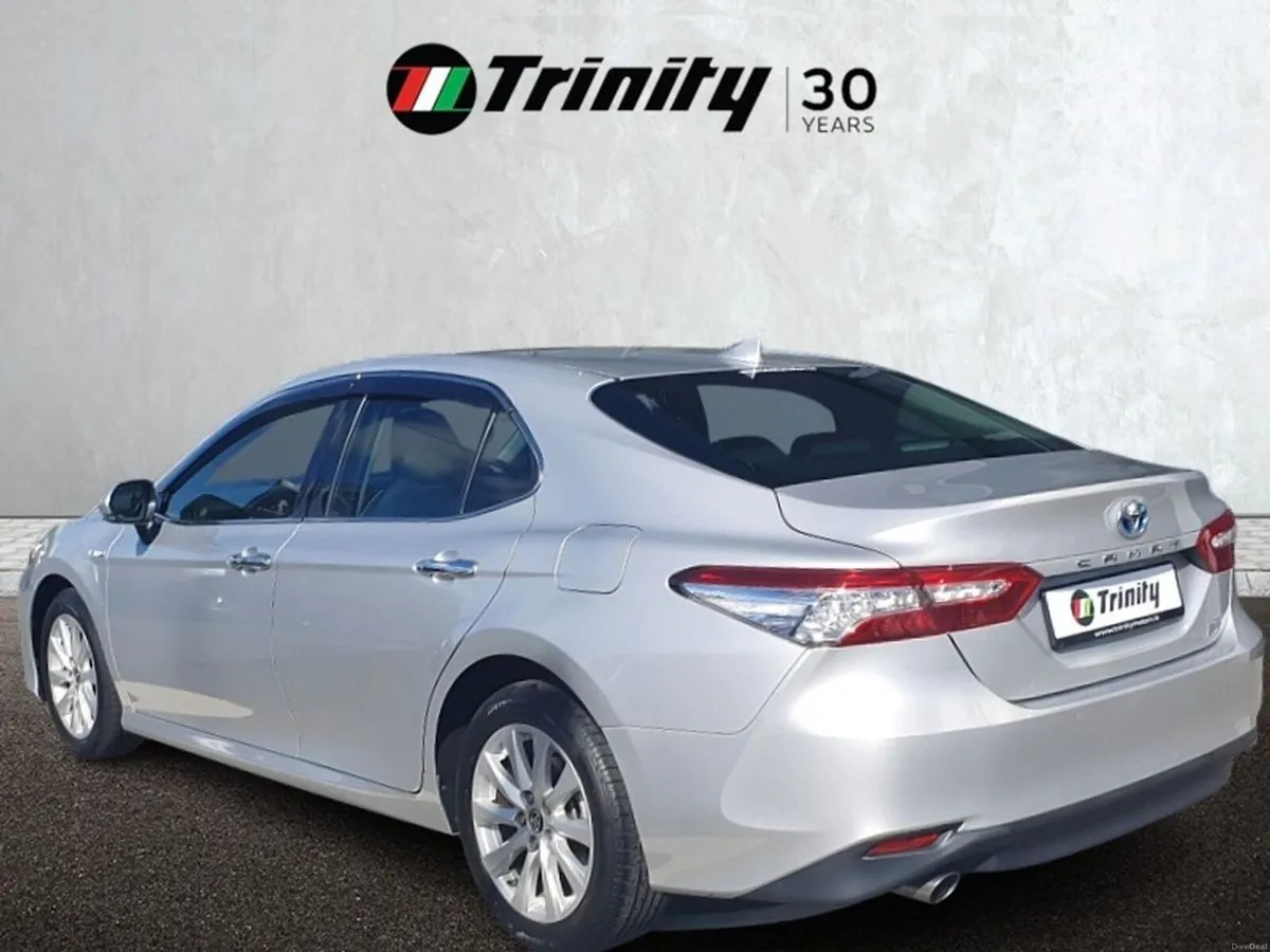 Toyota Camry ** HYBRID ** AUTO ** TRINITY MOTORS * - Image 3