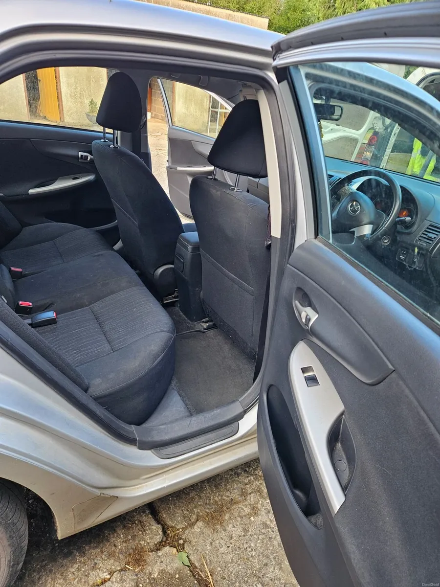 Toyota Corolla 2010 - Image 1