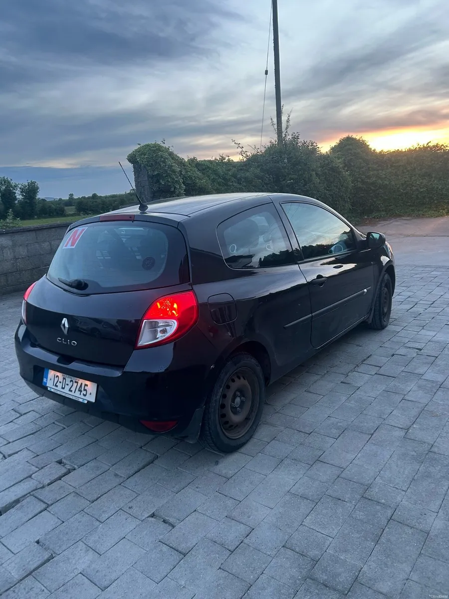 Renault Clio - Image 2