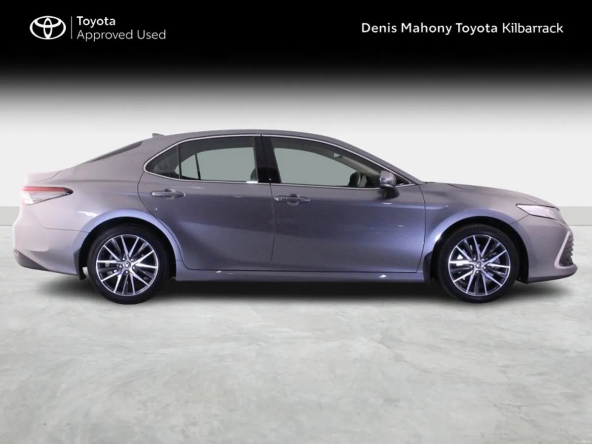 Toyota Camry CAMRY PLATINUM EDITION - Image 3
