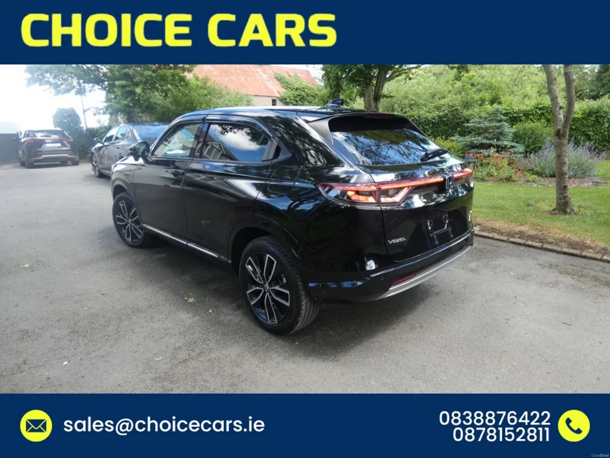 Honda Vezel 1.5 AUTO HYBRID Z SPEC NEW MODEL - Image 4