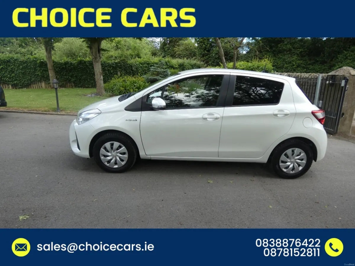 Toyota Yaris 1.5 AUTO HYBRID ANDROID AUTO - Image 3