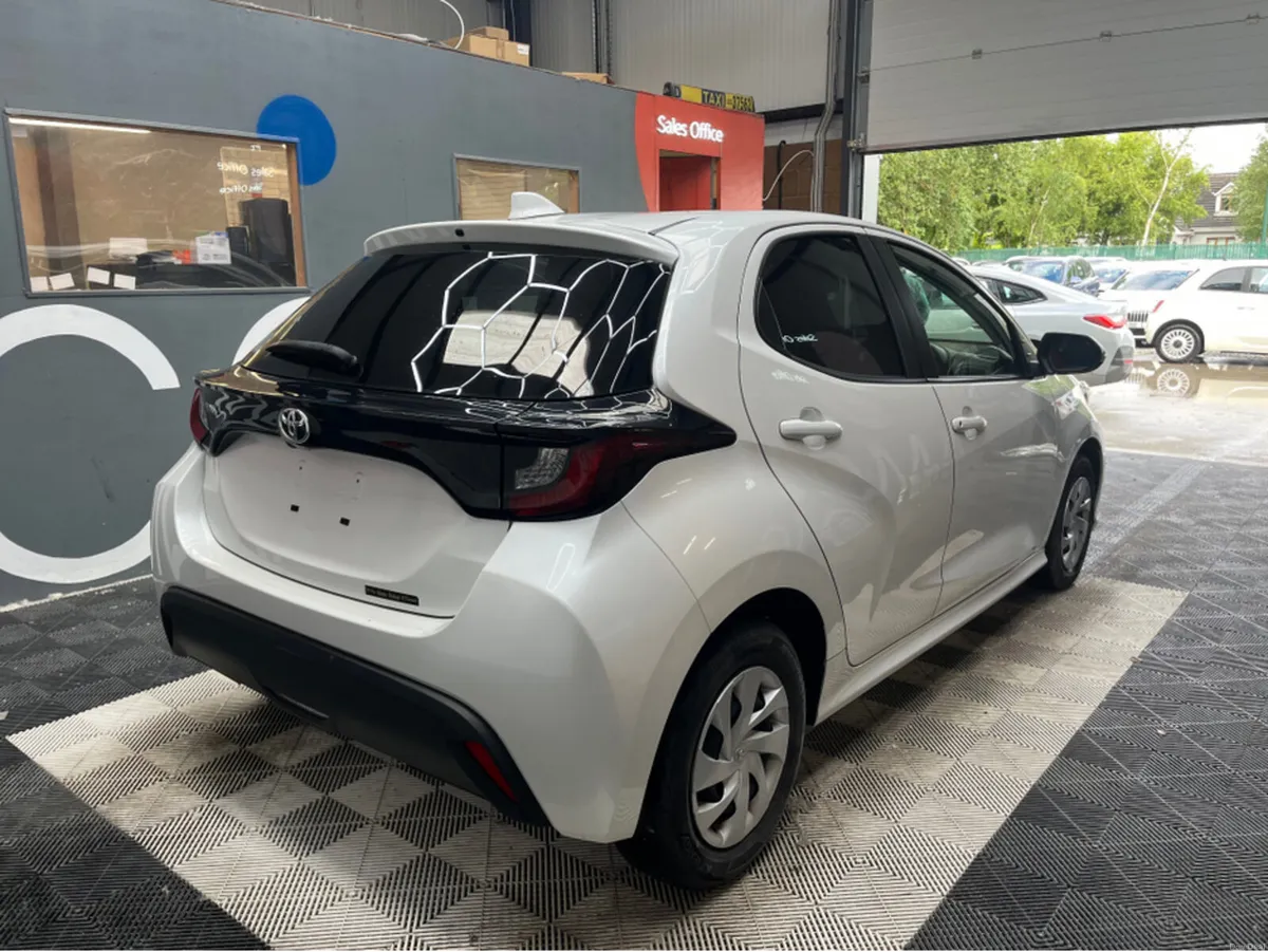 Toyota Yaris Automatic - 23k kms - Reverse Camera - Image 2