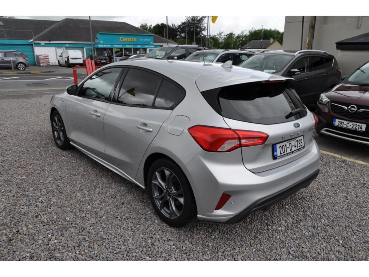 Ford Focus ST-LINE 5DR 1.5 TD 120 S6.2 M6 4DR - Image 4