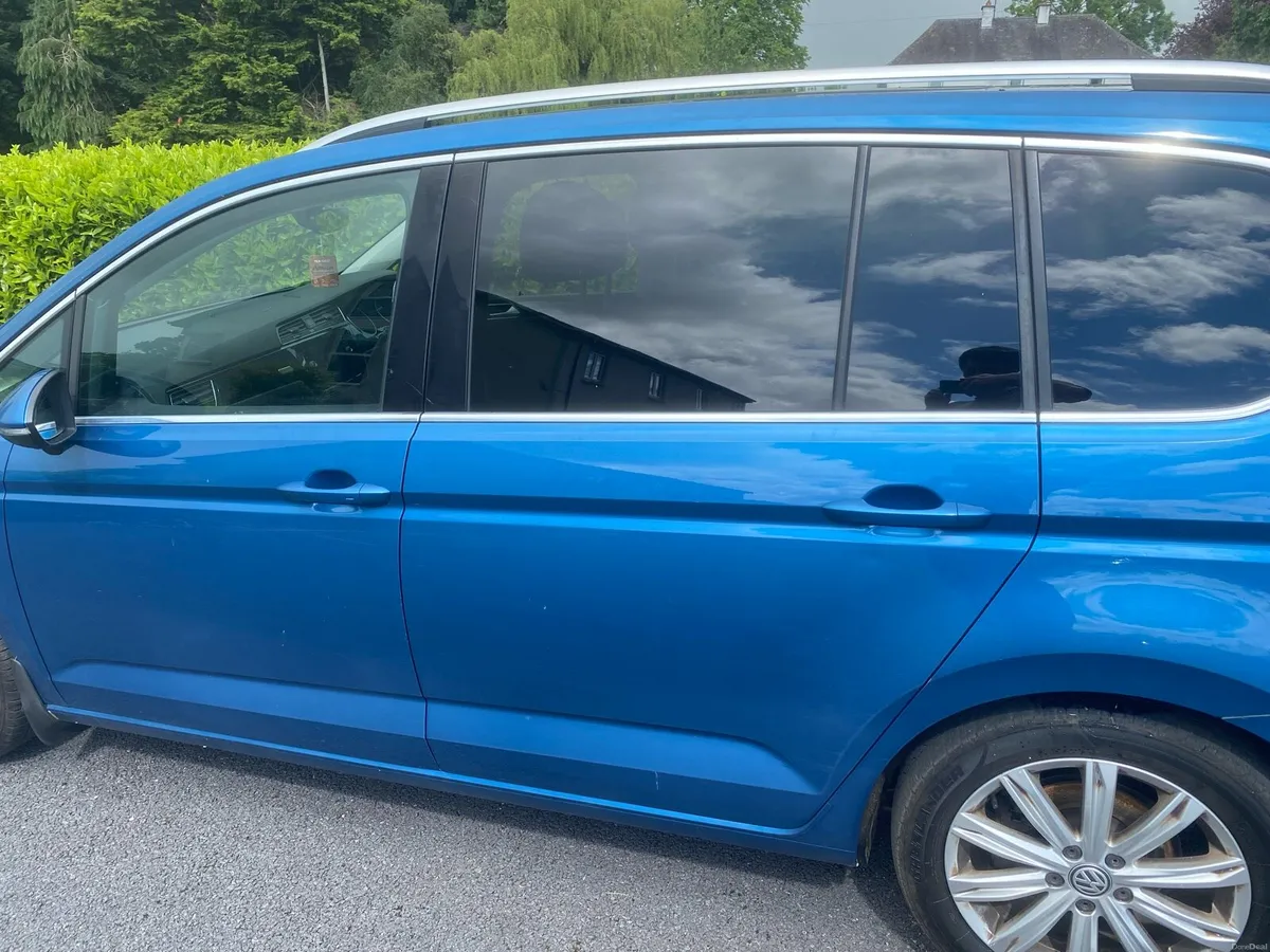 7 seater 2018 Volkswagen Touran - Image 2