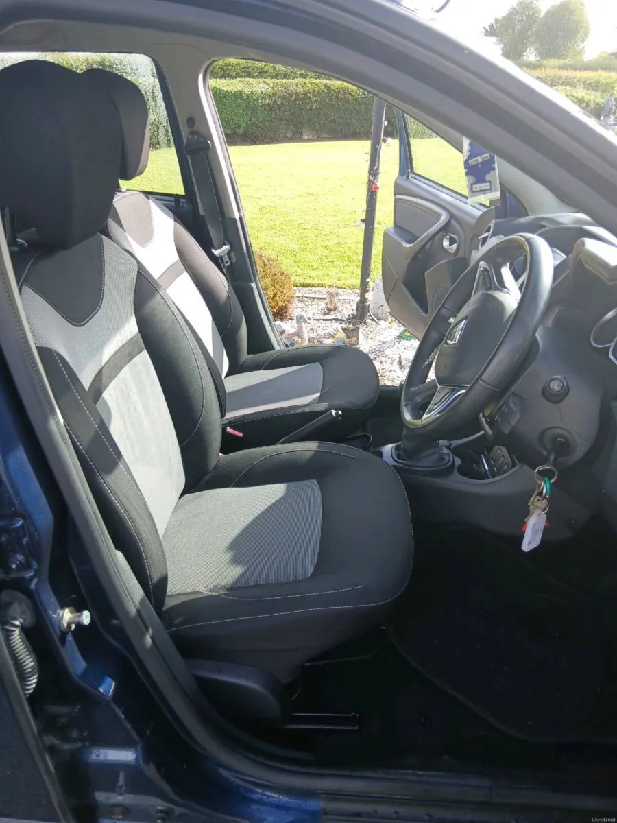 Car - Image 2