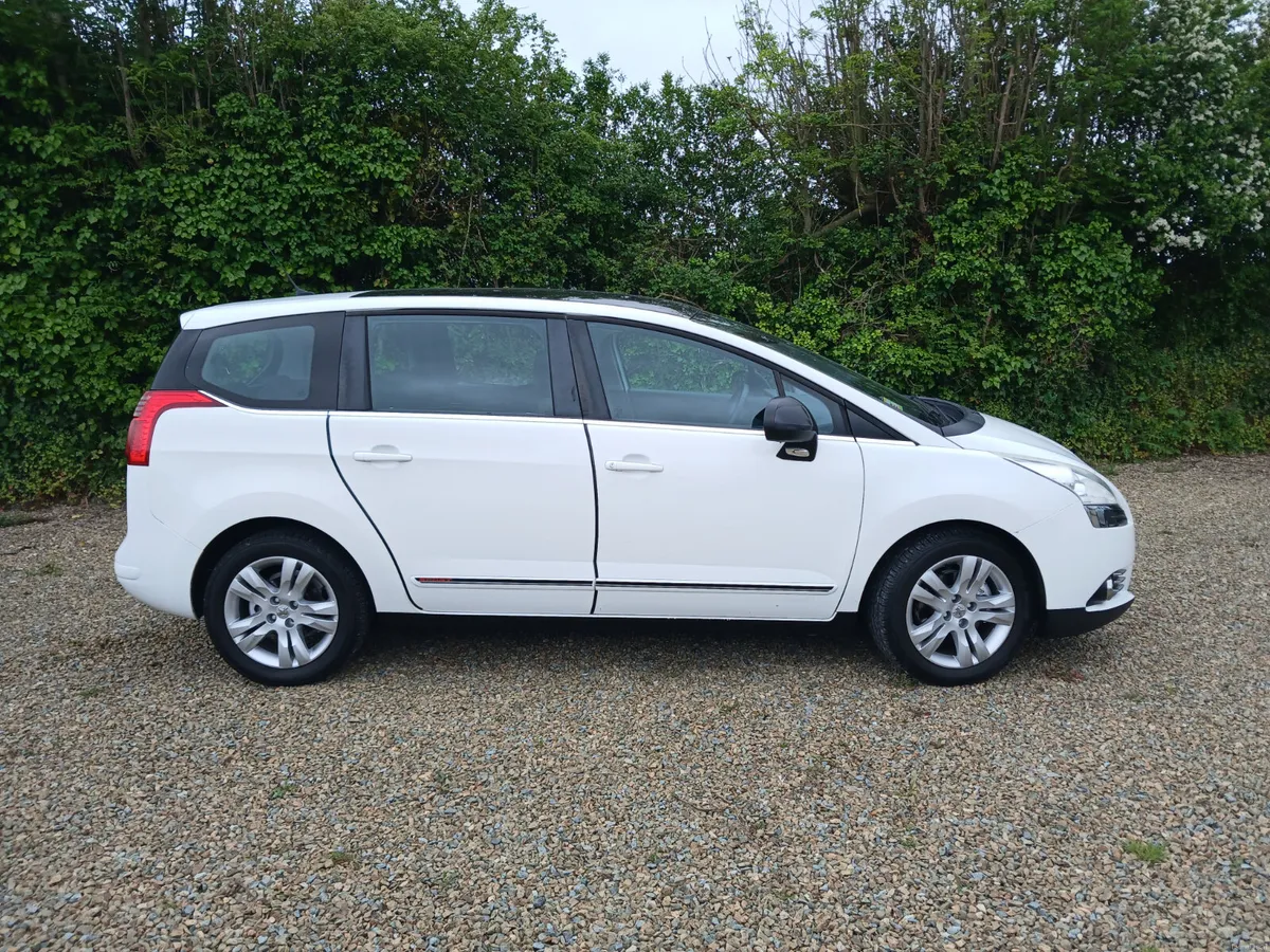High Spec Automatic  Peugeot 5008 2015 - Image 3