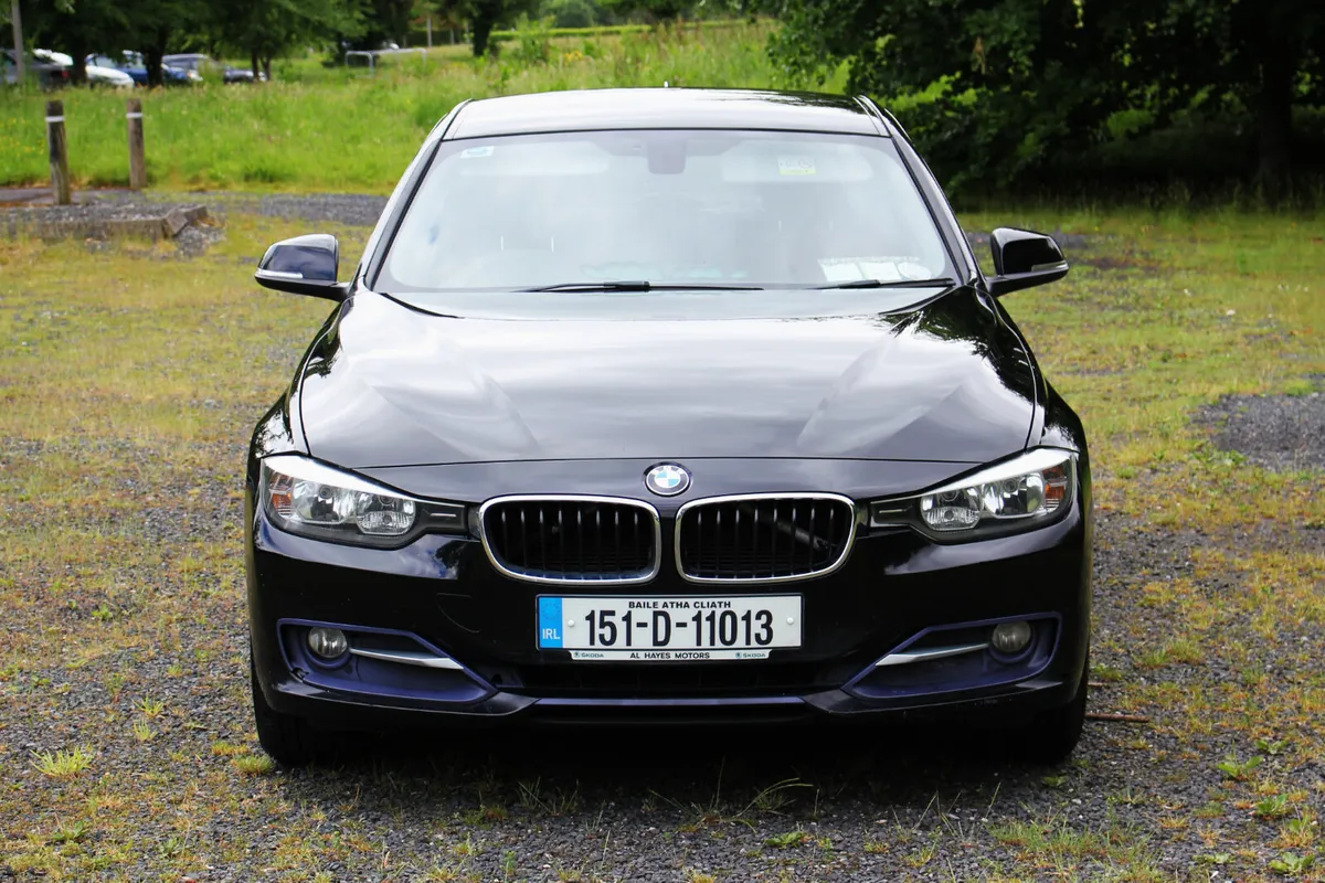 BMW 316D SPORT PLUS/Manual/BLACK+RED LEATHER - Image 2