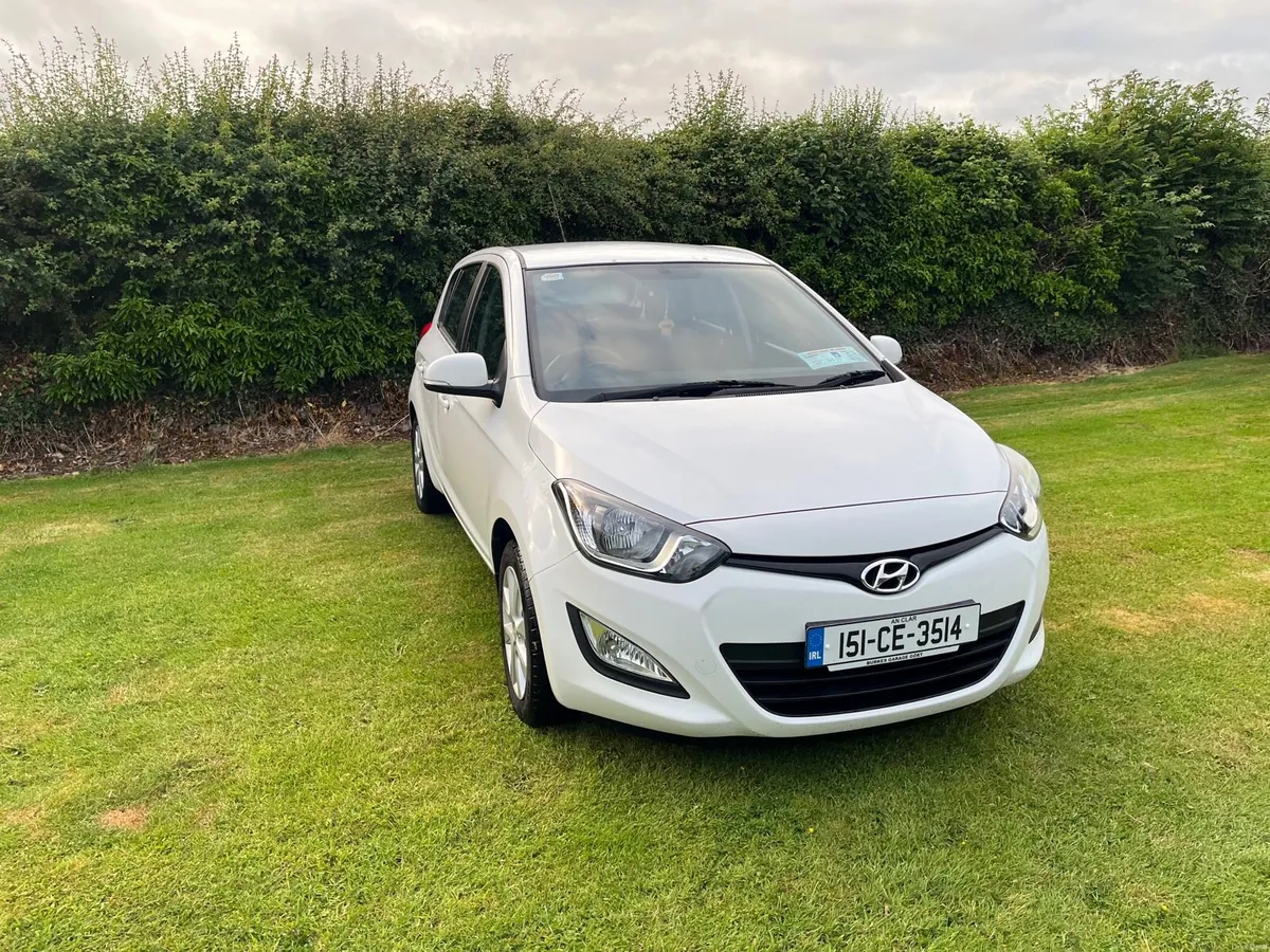 2015 Hyundai i20 petrol NCT&TAX 111k miles - Image 3