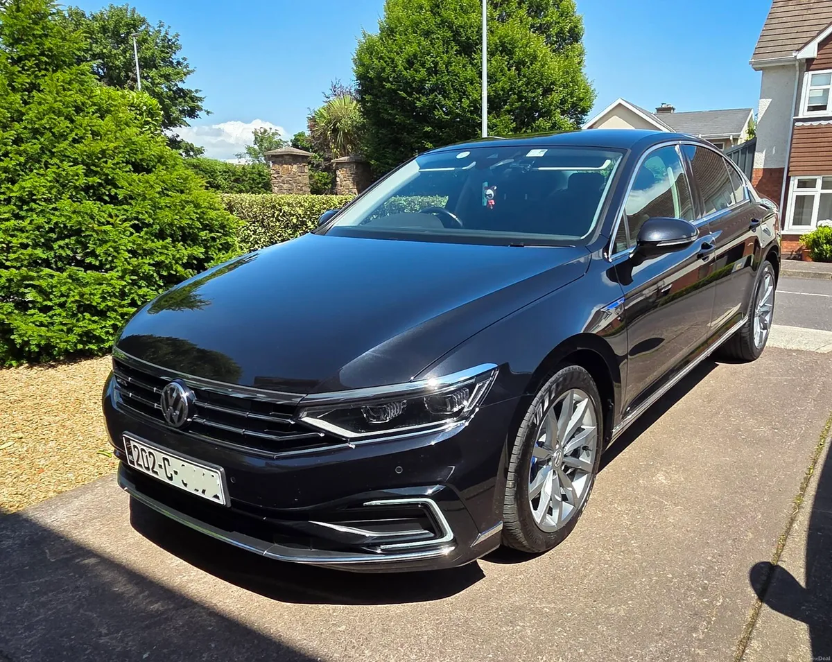 VW Passat GTE Advance - Image 3