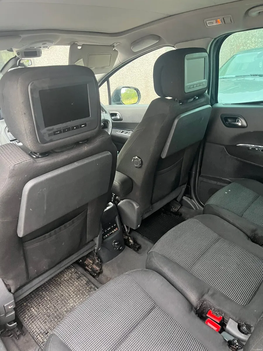 Peugeot 5008 2010 manual - Image 4