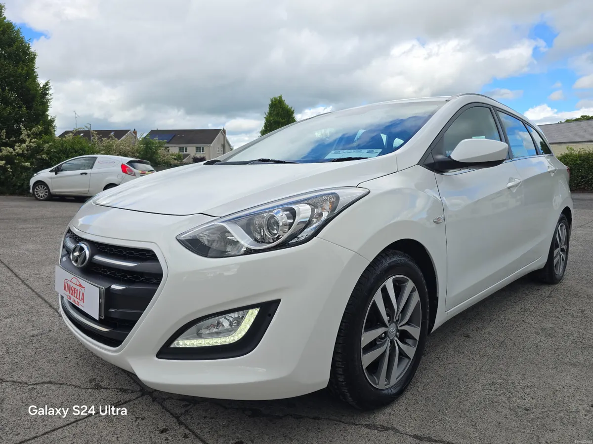 Hyundai i30 1.6 CRDI Deluxe 172 - Image 1