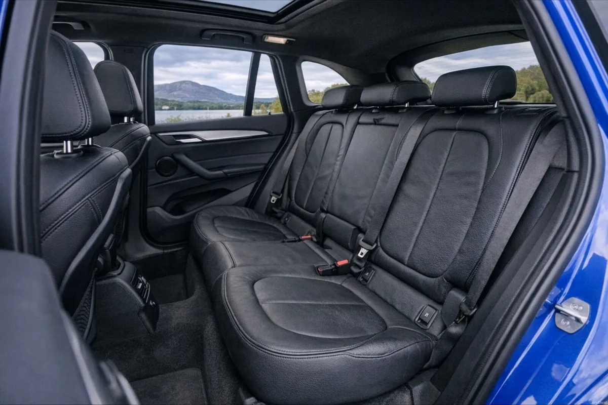 2020 X1 Hybrid AWD – Pan Roof – M Sport - Image 4