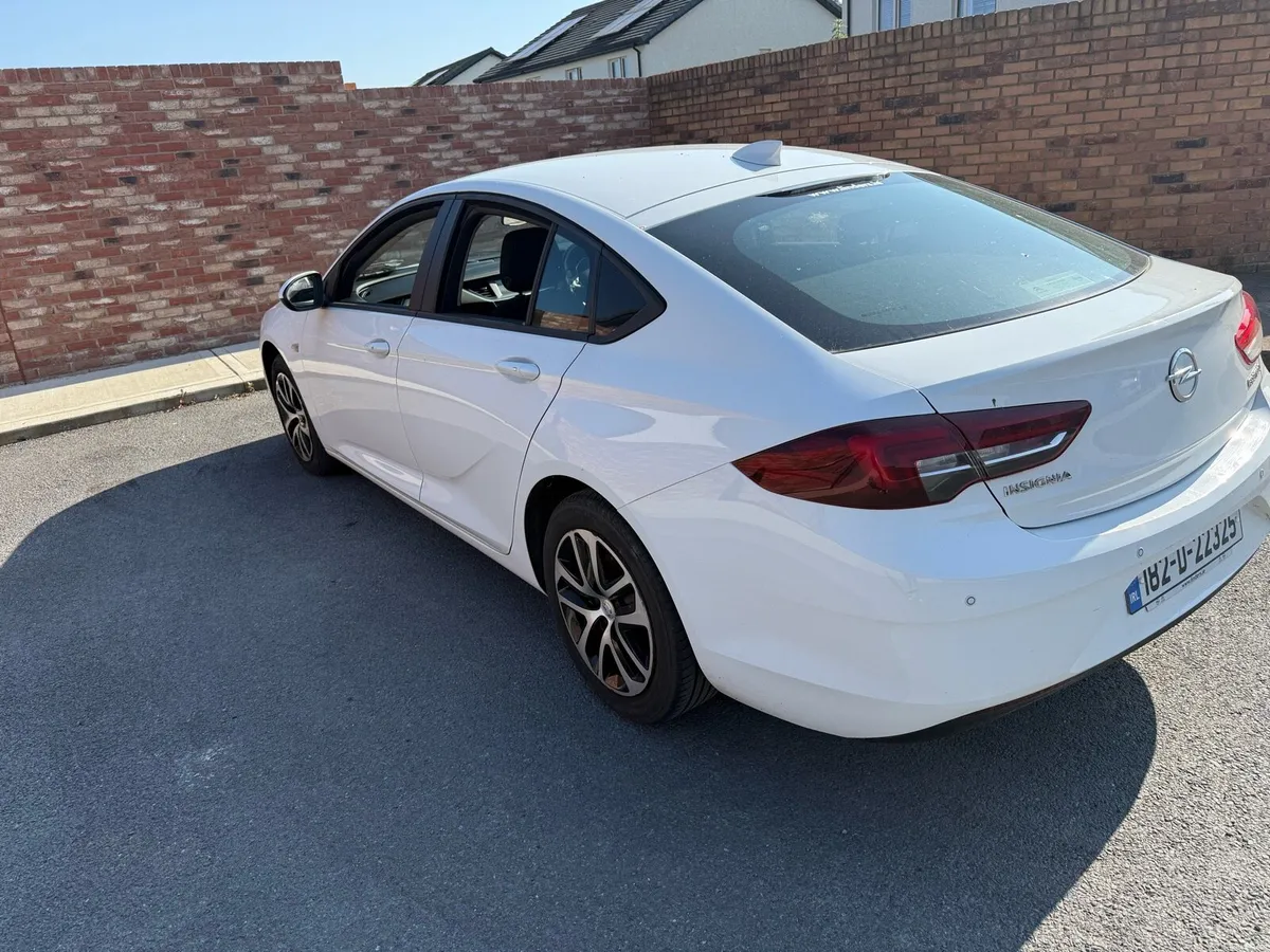 Car - Image 6