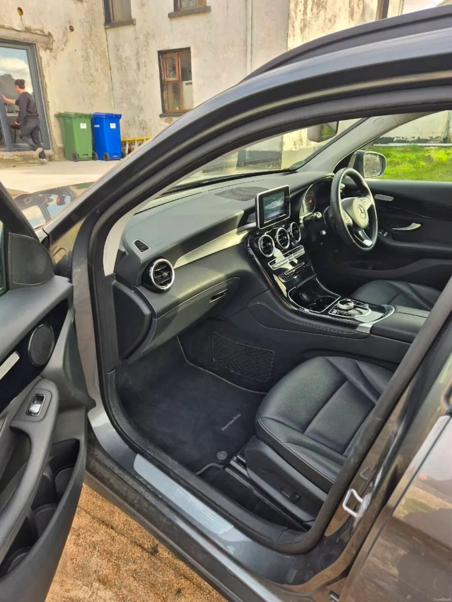 Mercedes Benz GLC250 - Image 4