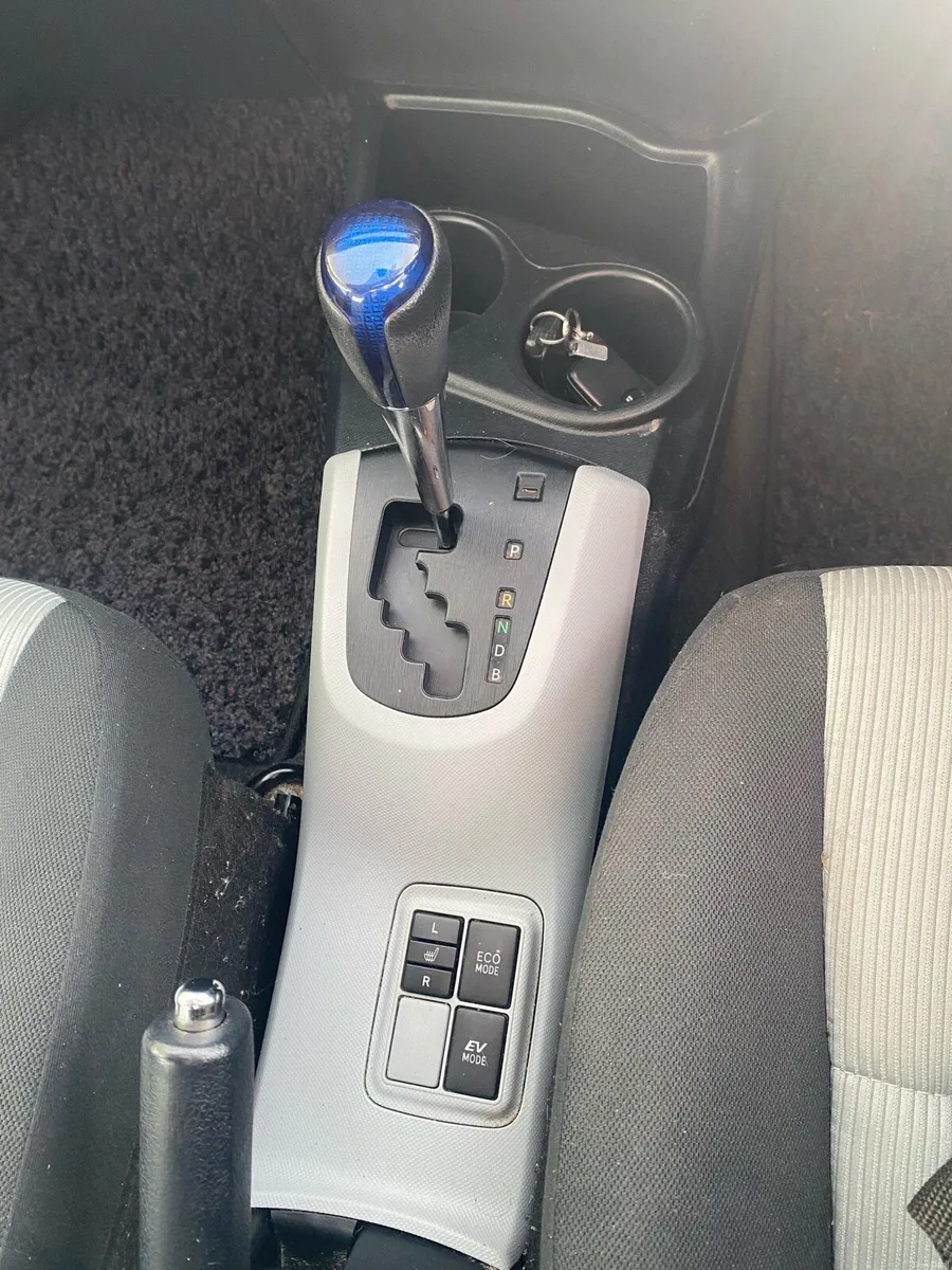 Toyota Aqua hybrid Automatic Toyota Alarm - Image 4