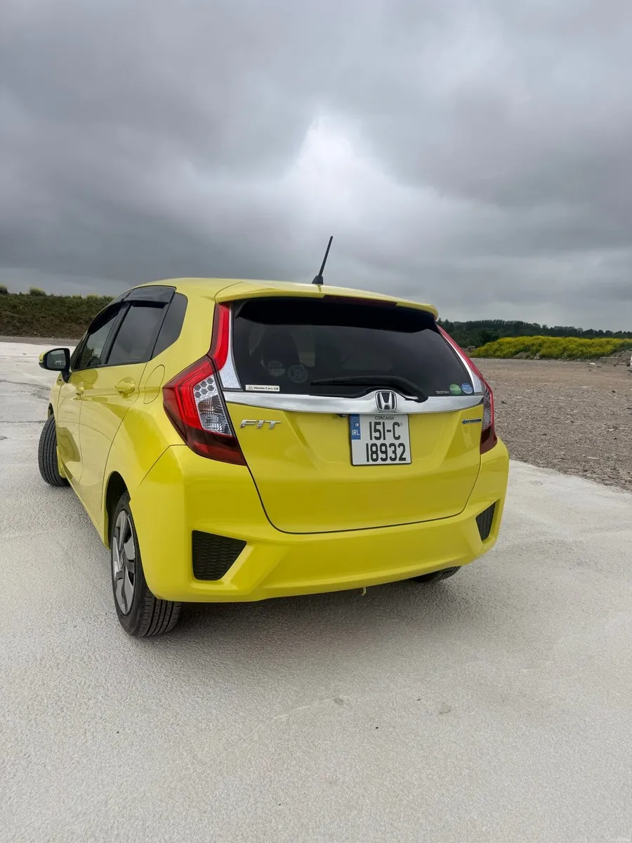 Honda Fit Hybrid Automatic - Image 4
