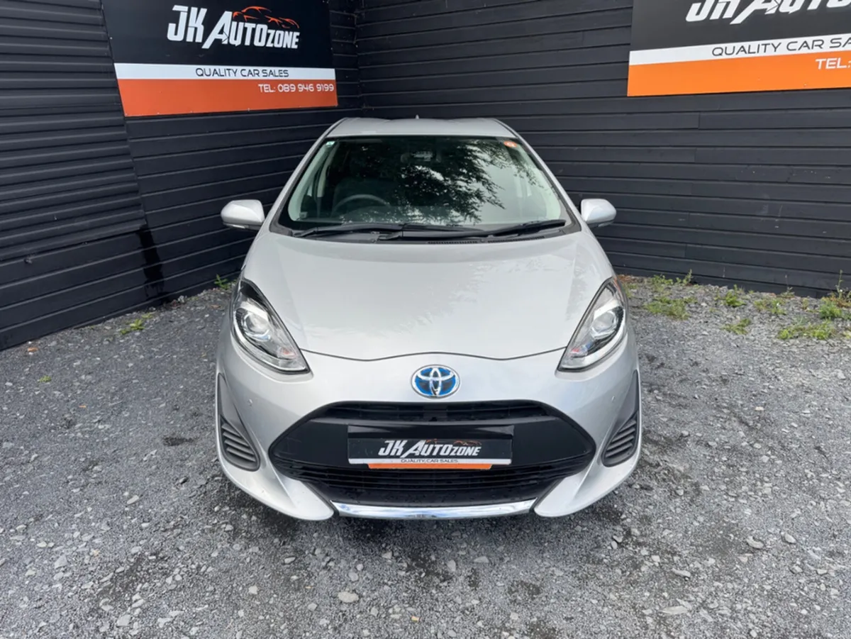 Toyota Aqua 1.5 HYBRID AUTO - Image 2