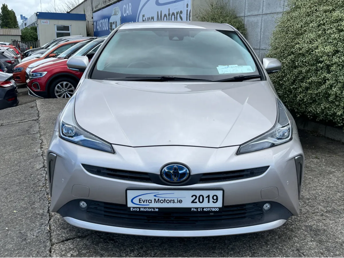 Toyota Prius TOURING SELECTION AUTOMATIC HYBRID 1. - Image 2